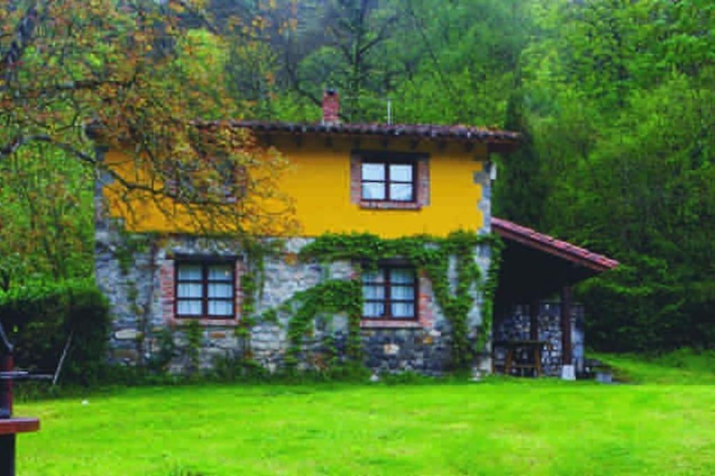 La Rotella, Calma Al Lado De Cangas De Onis Exterior photo